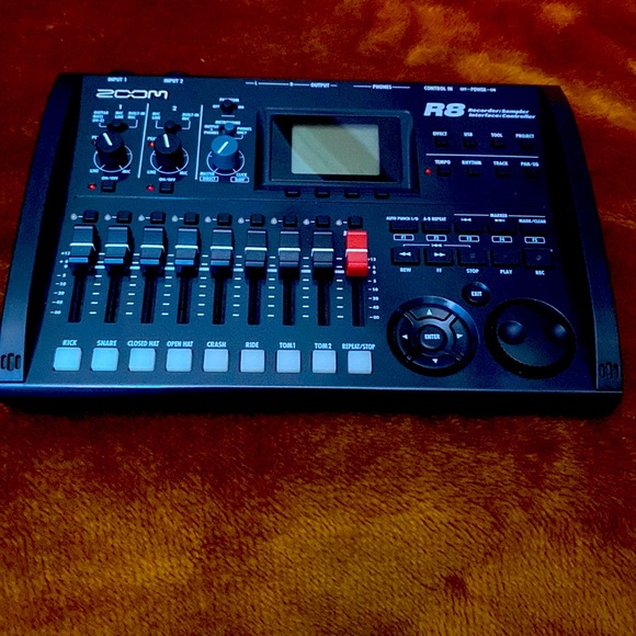 Portable Audio & Video Zoom R8 Multitrack Used Like New Works Like A
